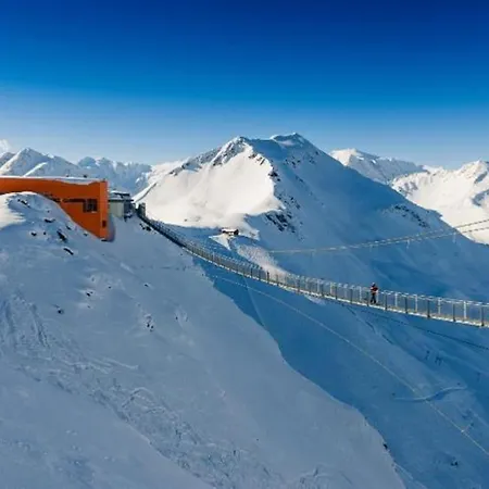 Breathtaking Alpine Views Near Lifts 135m2 Apartment *